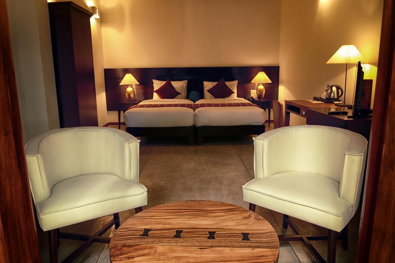 Kings Pavilion Luxury Hotel Канди Экстерьер фото