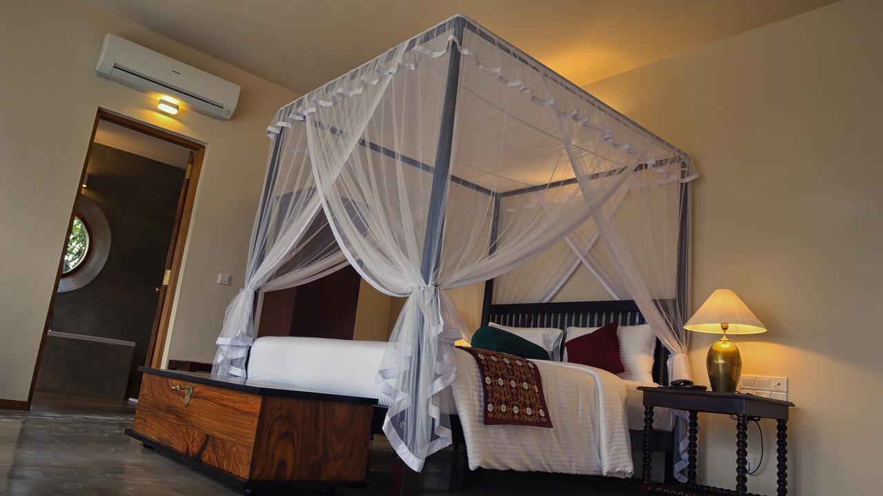 Kings Pavilion Luxury Hotel Канди Экстерьер фото